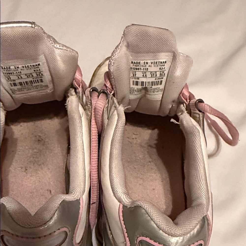 Nike Shox Women's Pink and Silver Athletic Shoes - Picture 12 of 12